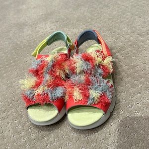 🔥NWT Camper Girls Twins Furry Sandals Size US 3